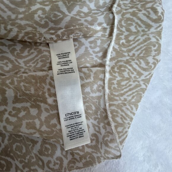 Chico’s Womens Woodblock Geo Lucinda Tan Sheer Lace Top Size 2 Splitback Casual - Picture 4 of 8